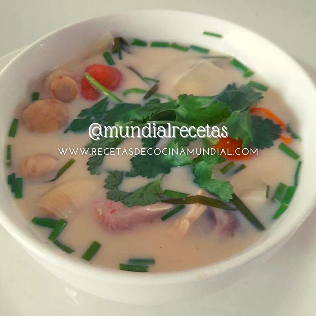 Tom Kha Gai. Sopa Tailandesa de Coco. mundial recetas. recetas de cocina mundia