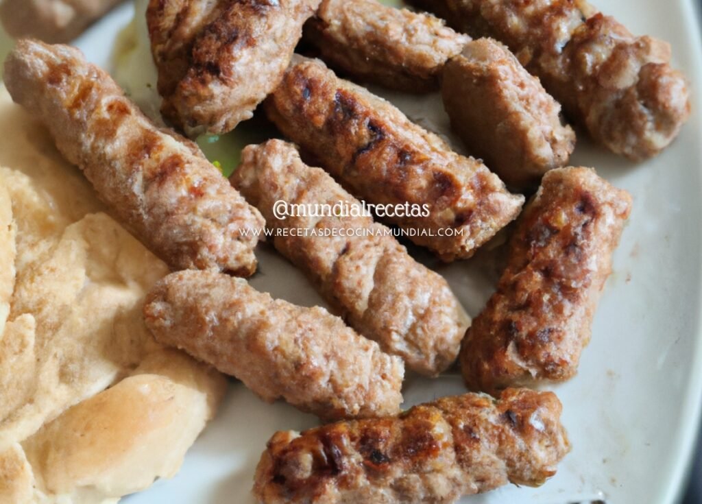  Ćevapi.. platos típicos de Serbia. Cocina serbia. gastronomía de Serbia.  mundial recetas