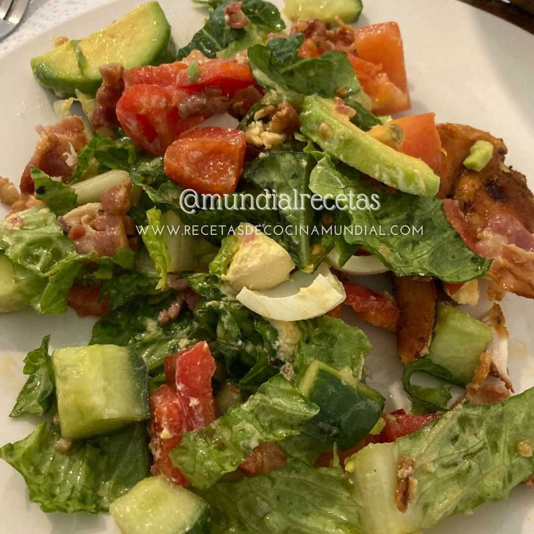 ensalada cobb con pepino