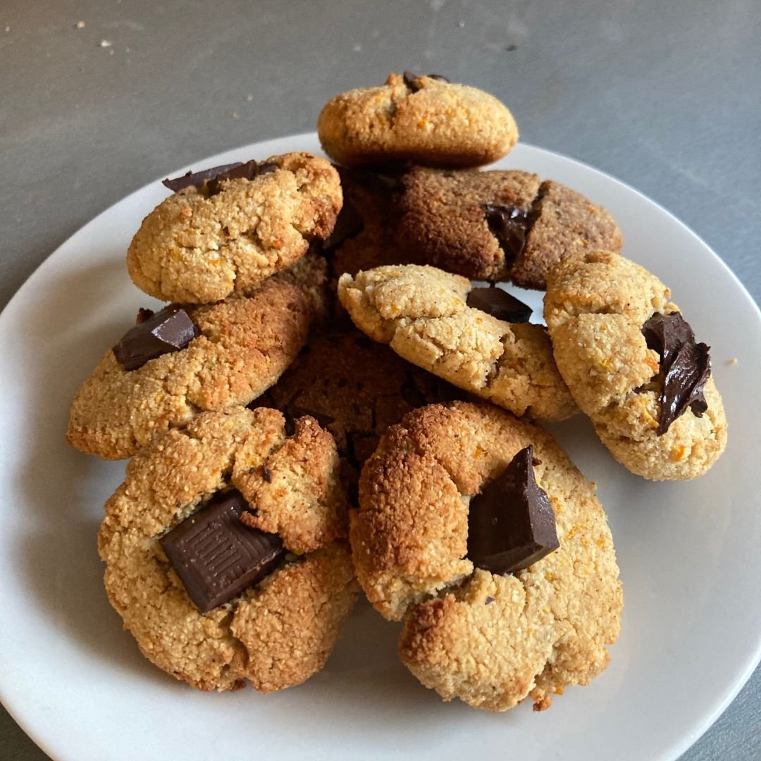 Galletas de harina de almendra con chocolate