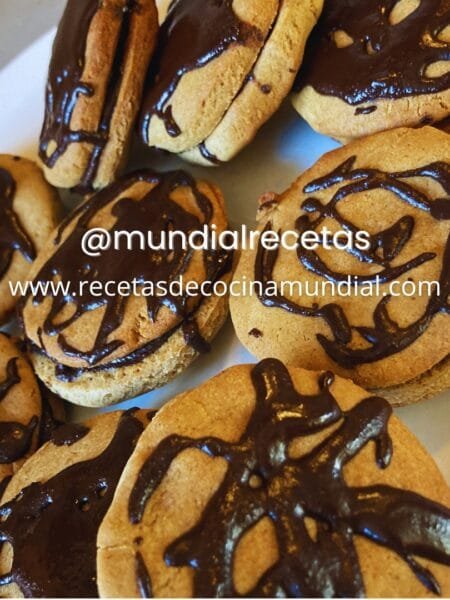 Galletas de trigo sarraceno bañadas en chocolate
