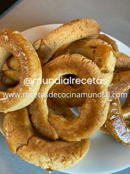 roscas de almendras sin gluten con acabado brillante de almíbar