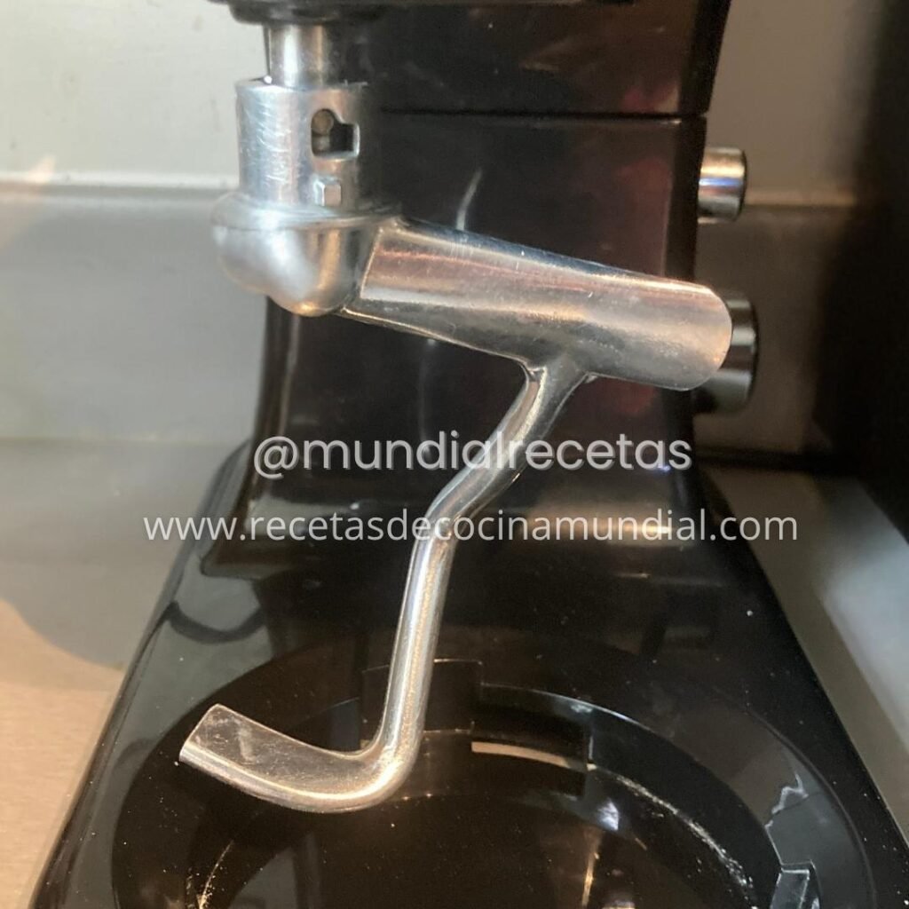 Gancho amasador de batidora utilizado para masas de pan, pizza y preparaciones con gluten