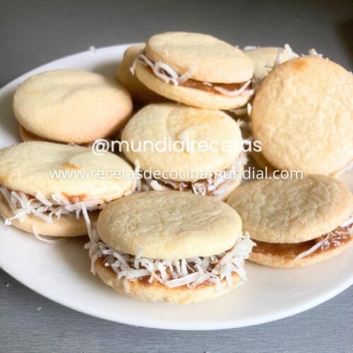 Alfajores de maicena rellenos de dulce de leche