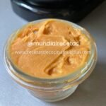 dulce de leche casero elaborado a partir de una lata de leche condensada