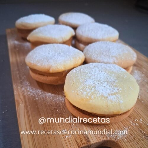 Alfajores peruanos de maicena rellenos con manjar de olla: receta tradicional paso a paso